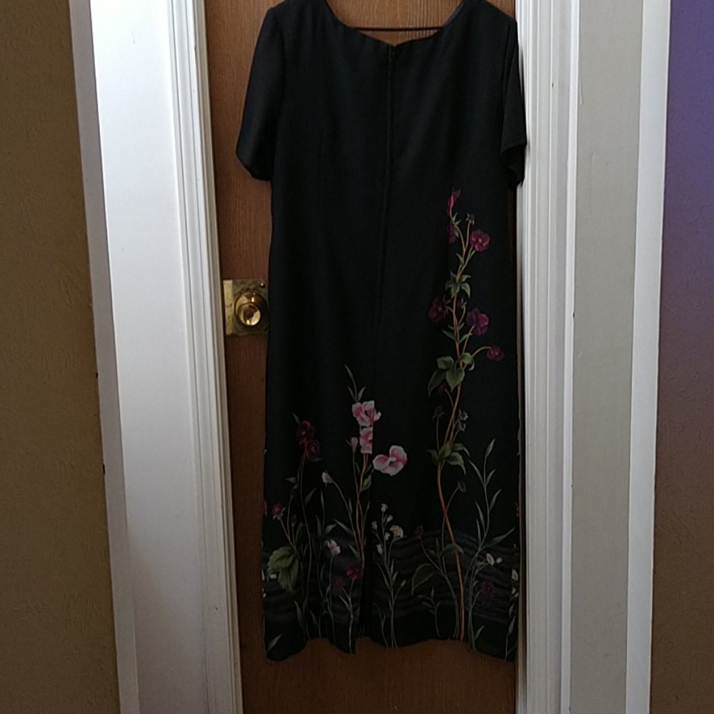 Dress - Picture 2 of 2